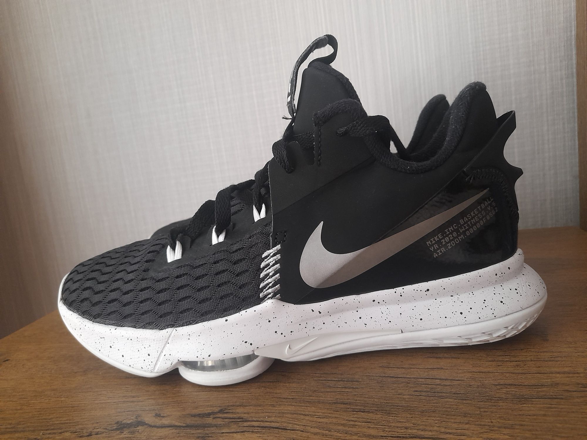 Nike LeBron кецове 43 номер.