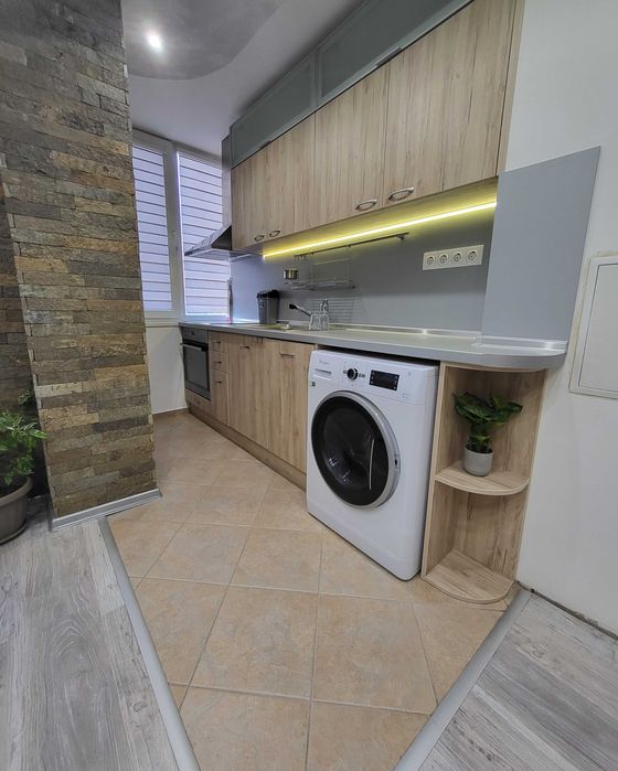 Дава се под наем Двустаен апартамент в Бургас, Братя Миладинови - 60 кв.м за 408 € - Снимка #3