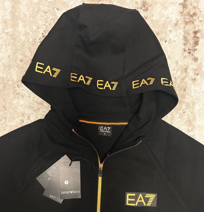 Vand compleu nou de bărbați Emporio Armani