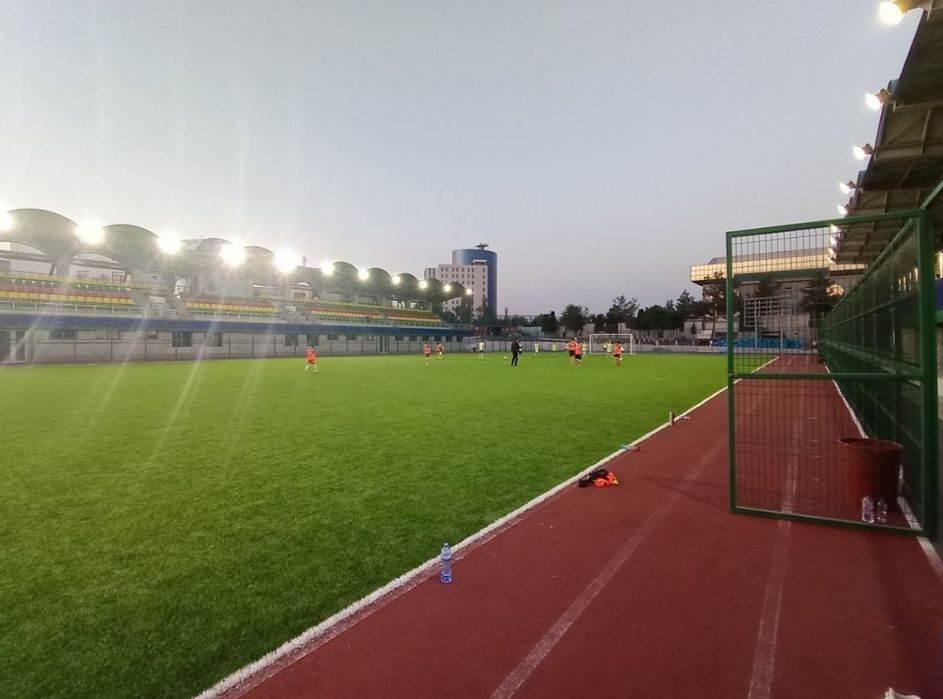 Futbol Polya 65m x 36m