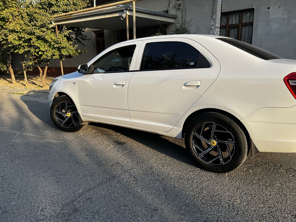 Скитка SROCHNA Kovani Bentley  R17 va Balon RATOLLA 225/55/17R  bilan