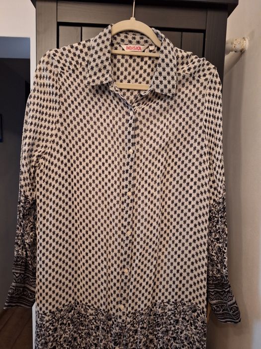 Bluza camasa lunga pana la genunchi.stare excelenta.