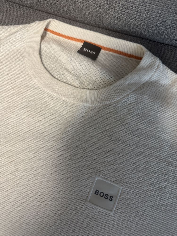 Уникална блуза BOSS