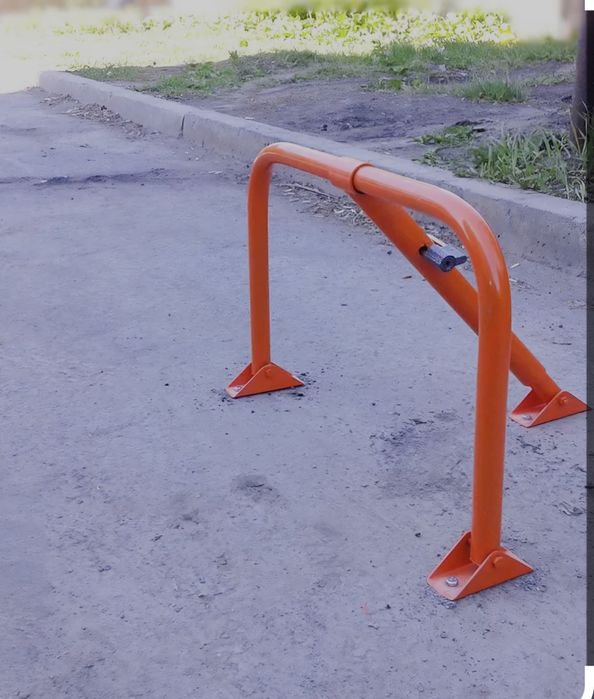 Продам парковочный барьер б/у
