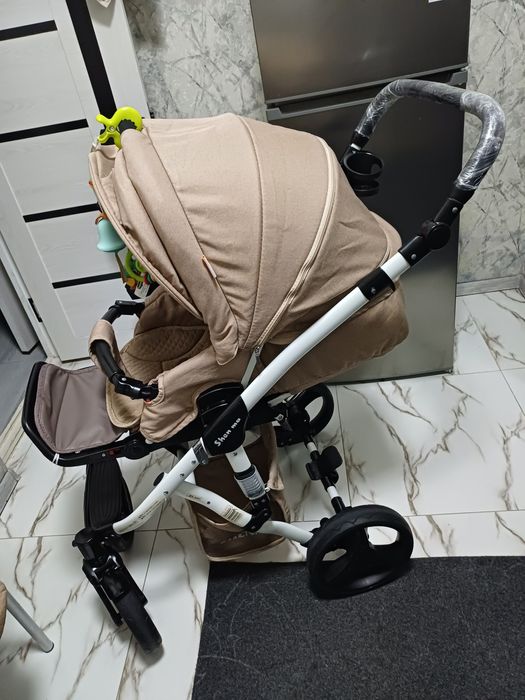 Продаётся фирменный коляска