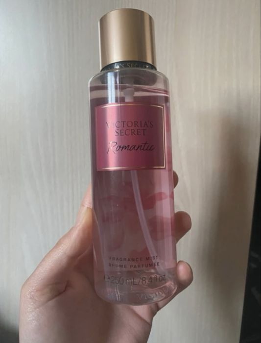 victoria secret body mist- romantic