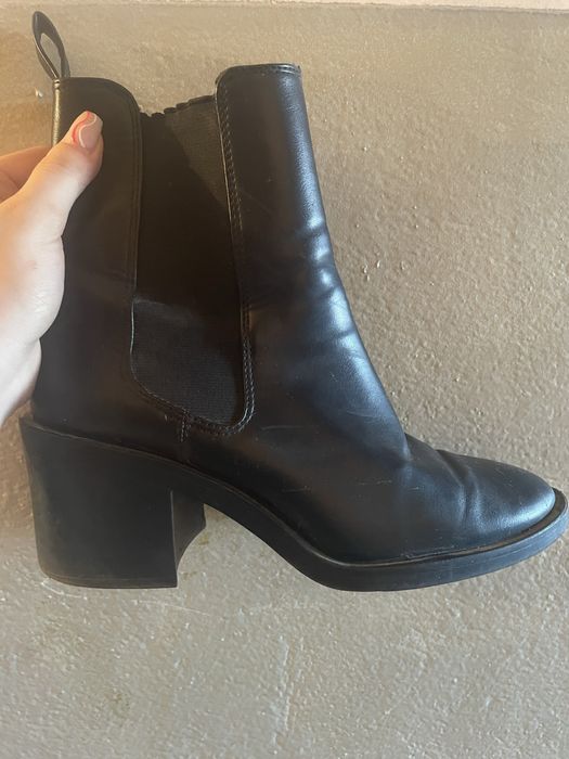 Продам ботинки