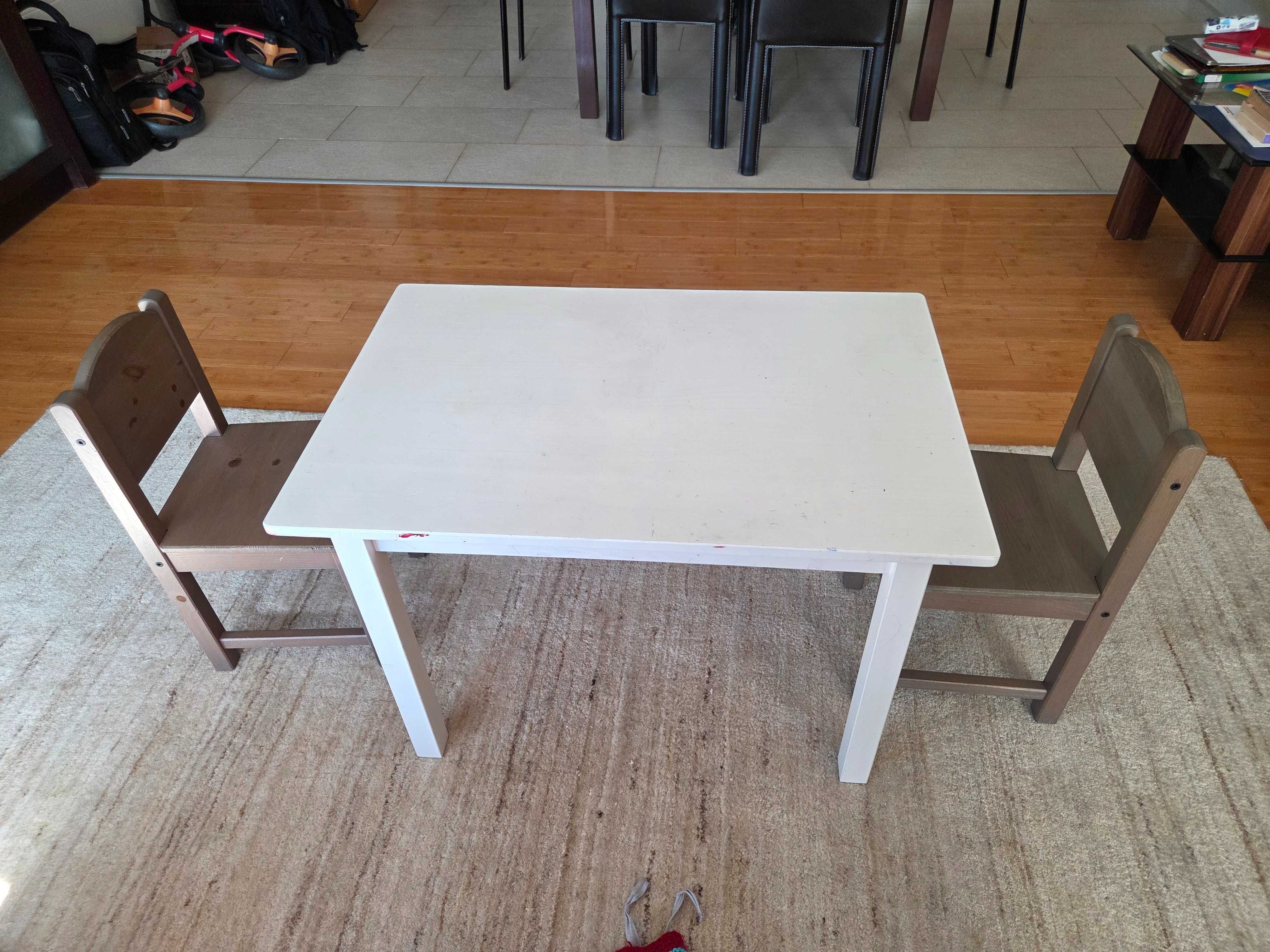 ### 67 % намалени ### Детска маса + 2 детски столчета IKEA SUNDVIK