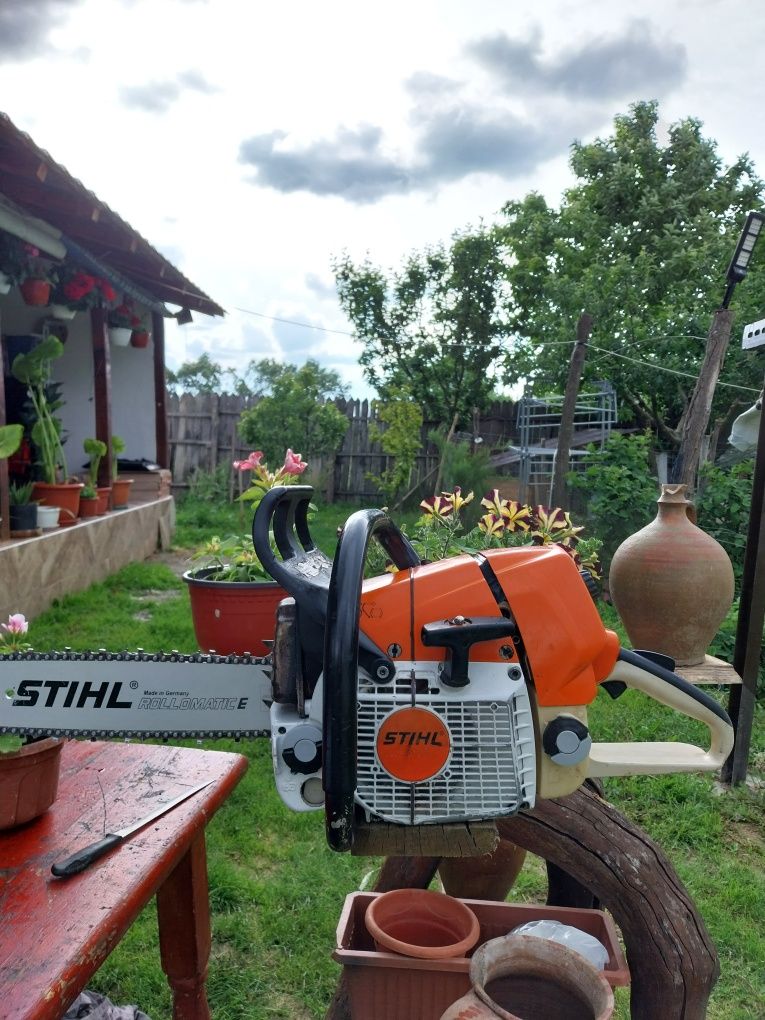 Vând Stihl MS 461