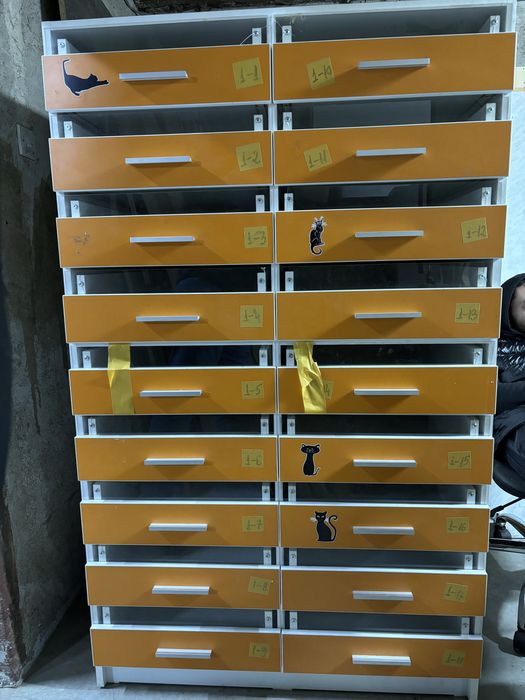 Dulap cu sertare pt hrana animale