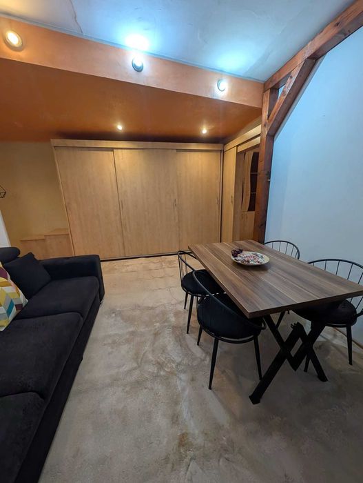Inchiriez apartament in Petrosani