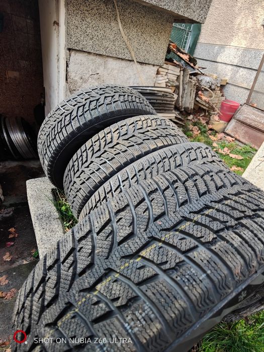 Чисто нови гуми с размер 215/60/16