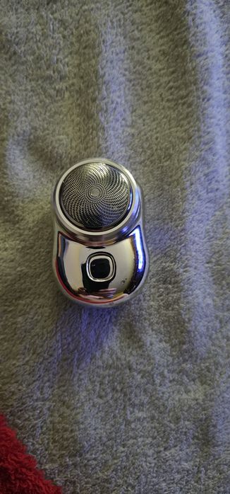 Aparat electric de bărbierit