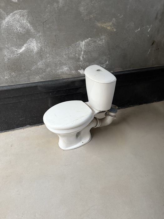 Unitaz but butun ishlidi realni oluvchi tel qisin