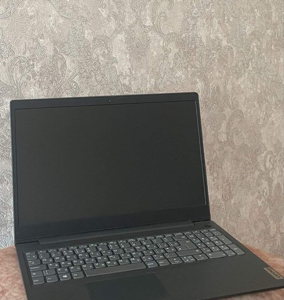 Noutbuk lenovo sotiladi xolati ideal