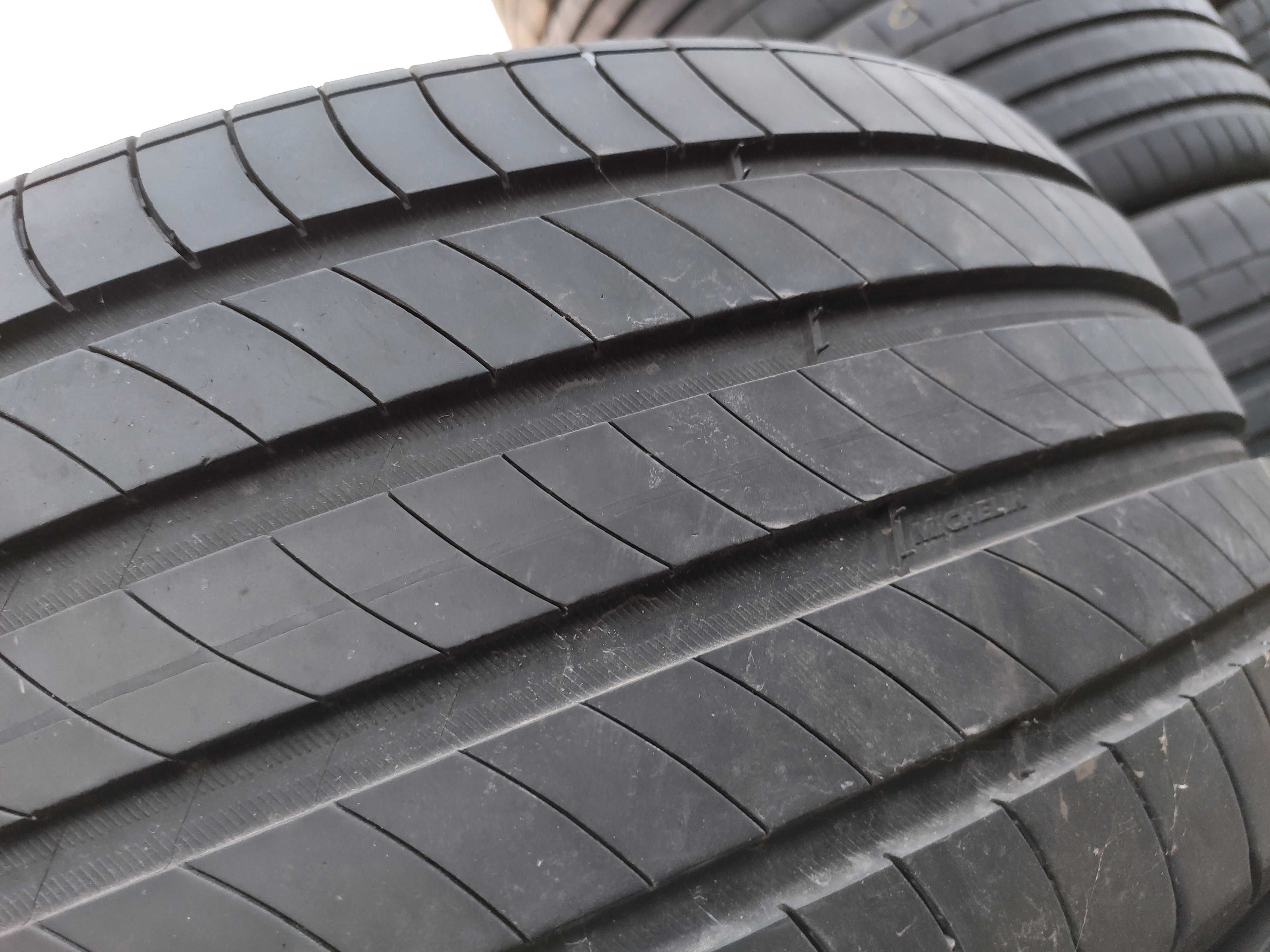 2бр Летни гуми 225 50 18 - Michelin