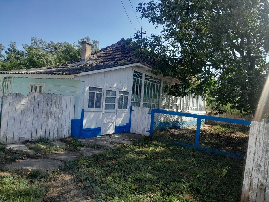 Casa bătrânească + 7000 mp teren intravilan