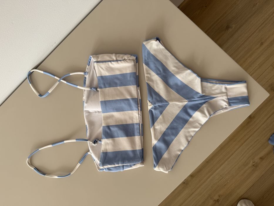 Нов красив разделен Брутален синьо бял бански горнище и долнище