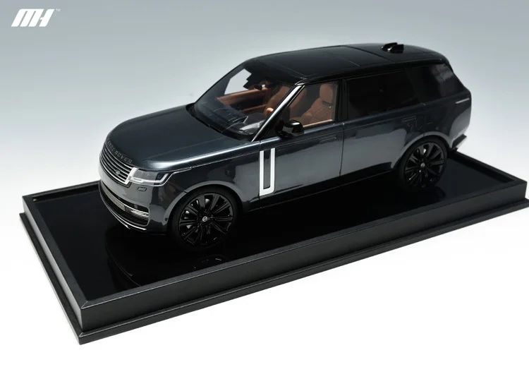 RANGE ROVER AUTOBIOGRAPHY 1:18 коллекционная моделька