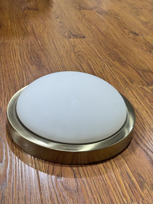 Бра (люстра) бывшая в употреблении