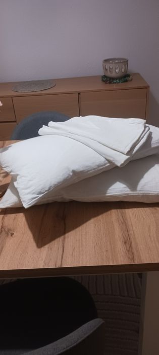 Възглавници  плюс 4 броя калъфки