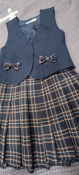Школьная форма жилетка и юбка