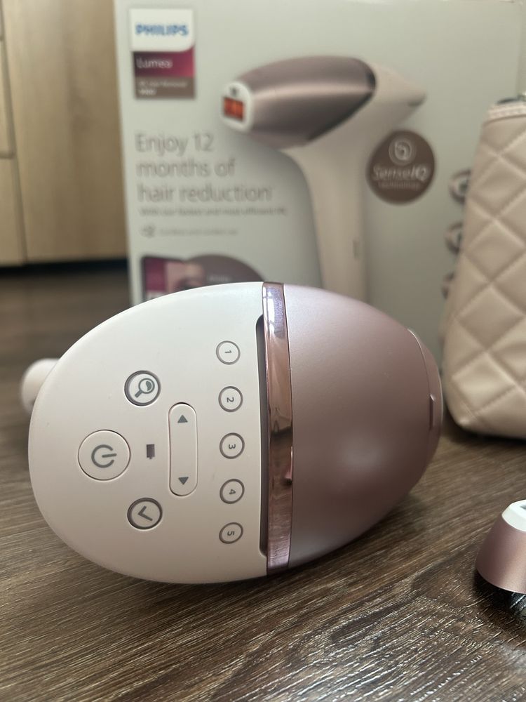 Фотоепилатор Philips Lumea 9900 BR1977/00.