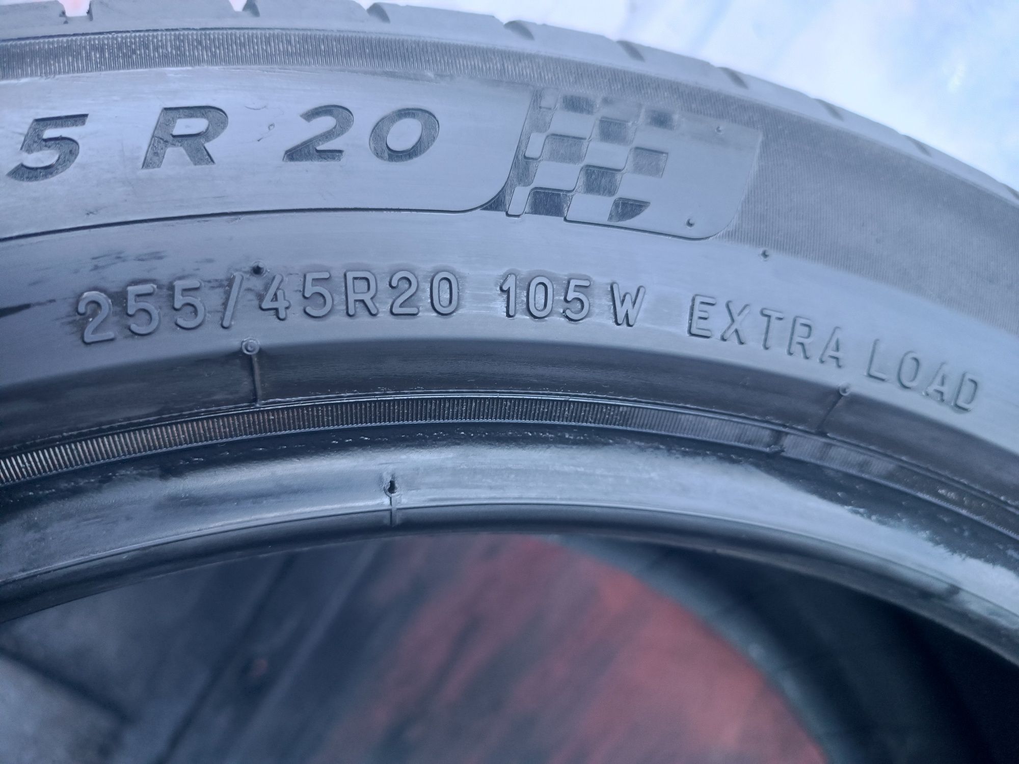 255/45/20 Michelin