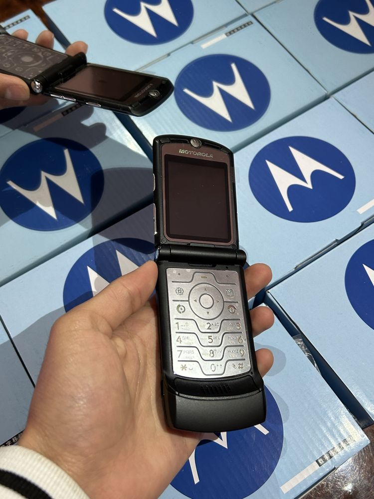 Motorola V3 Yengi Original Qora | Silver | Матаролла Разер В3 НОВЫЙ!
