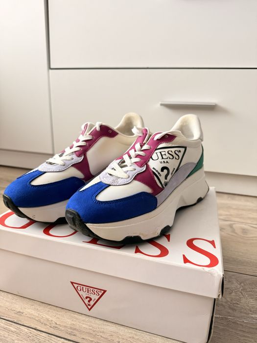 Обувки Guess 40 размер