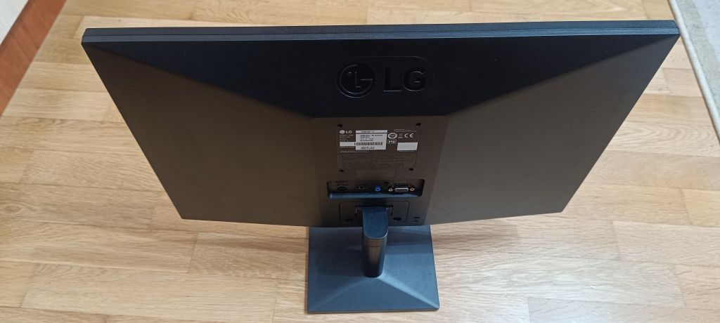 Монитор LG 21,5 inch Full HD IPS LED