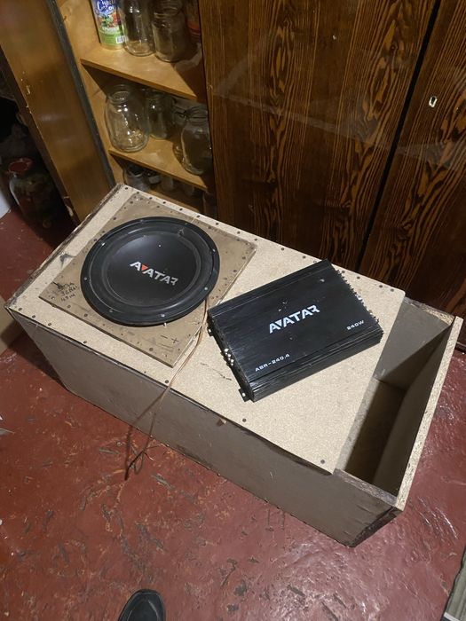 Продам сабвуфер без усилителя