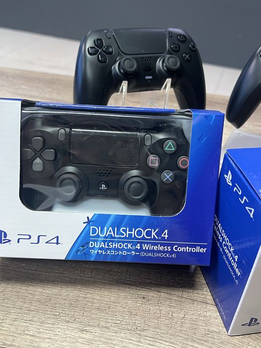 Игровой контроллер Sony Dualshock 4 черный