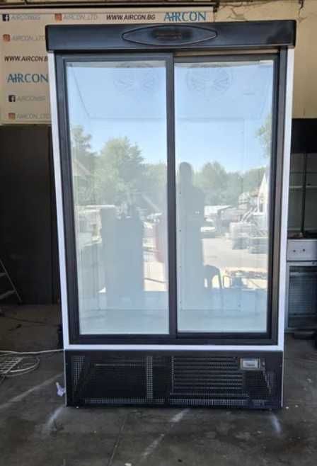 Вертикална хладилна витрина за напитки с плъзгащи врати 120х73х199 см