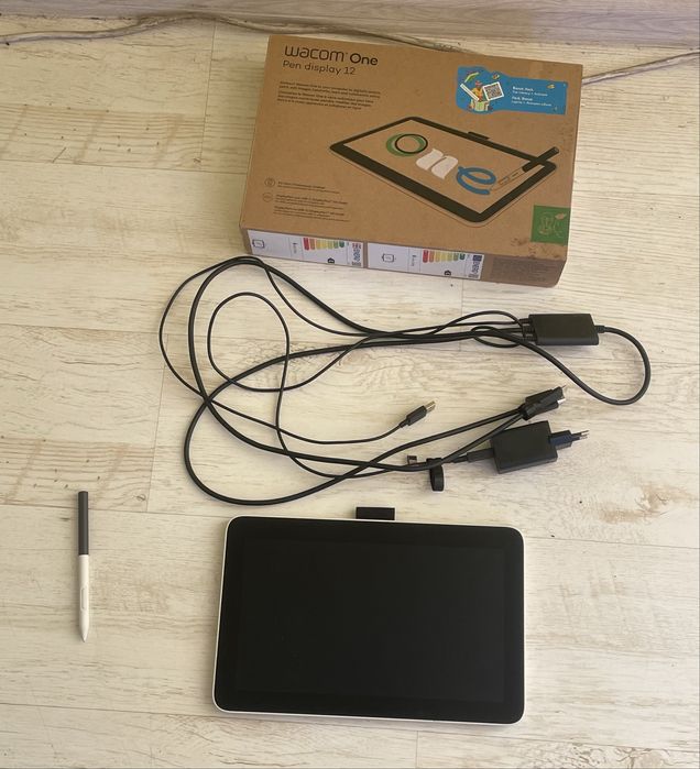 WACOM One Pen display 12 таблет за рисуване.