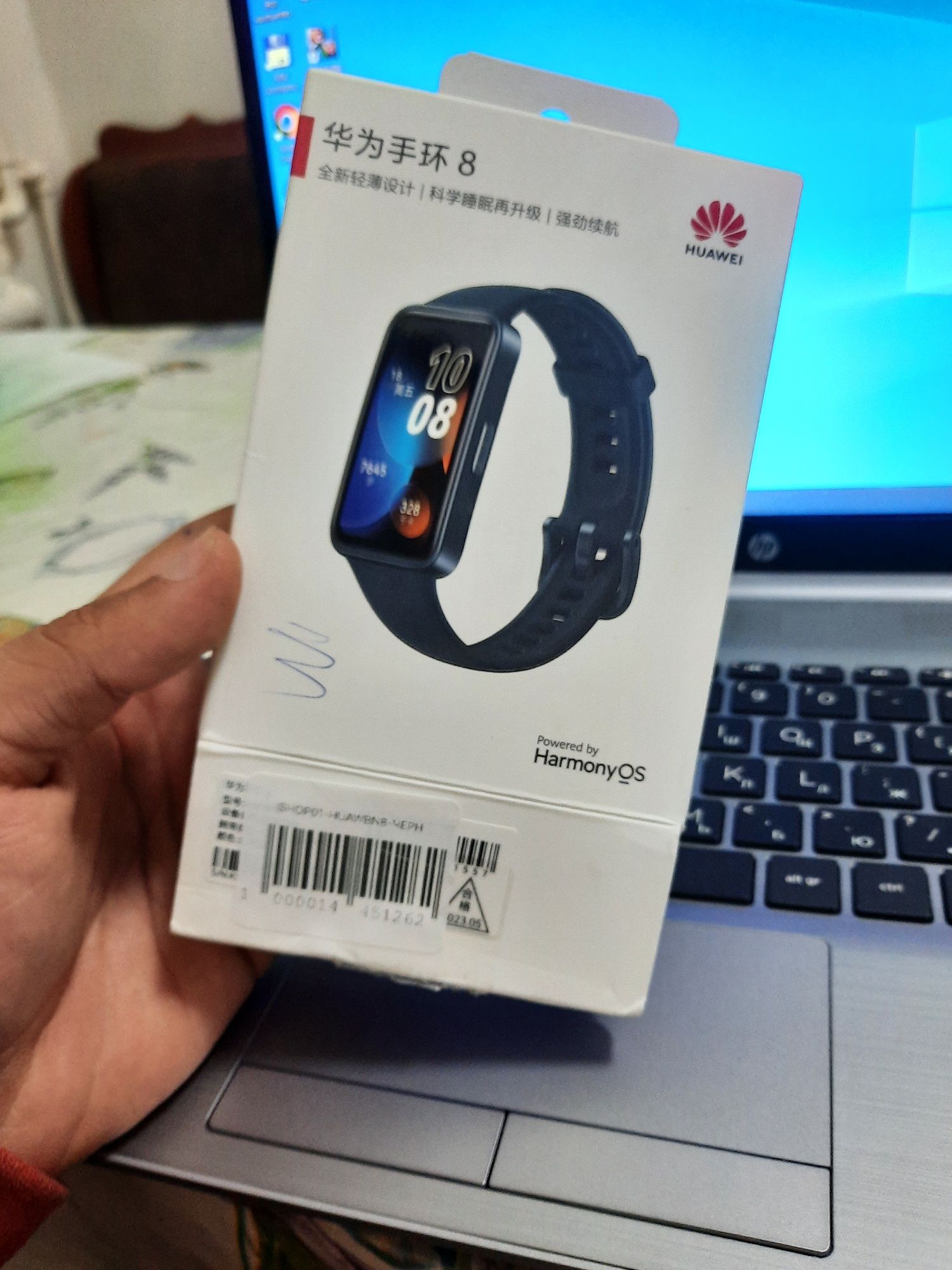 Фитнес браслетHuawey Band 8