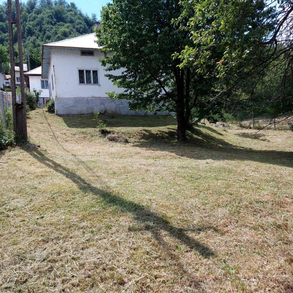 Casa de vanzare si teren