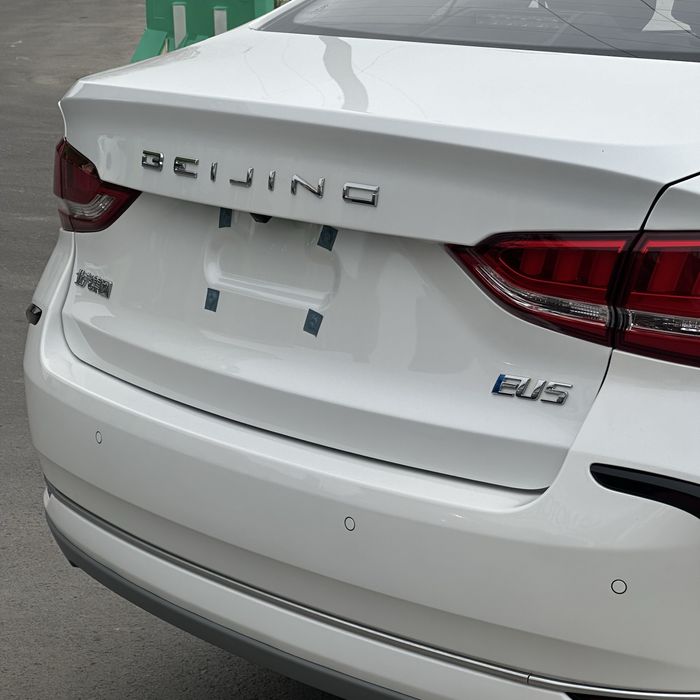 Cobalt Gentra orniga elektromobil