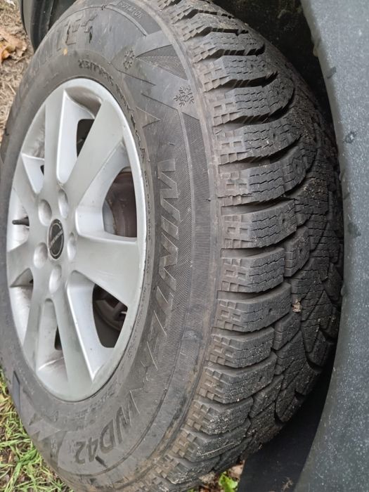 Vând cauciucuri mixte noi