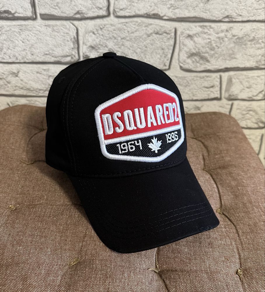 Шапка с козирка Dsquared ,Miu Miu,Stone Island унисекс