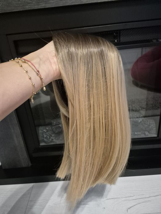 NOU Peruca blonda cu radacini negre, culoare naturala