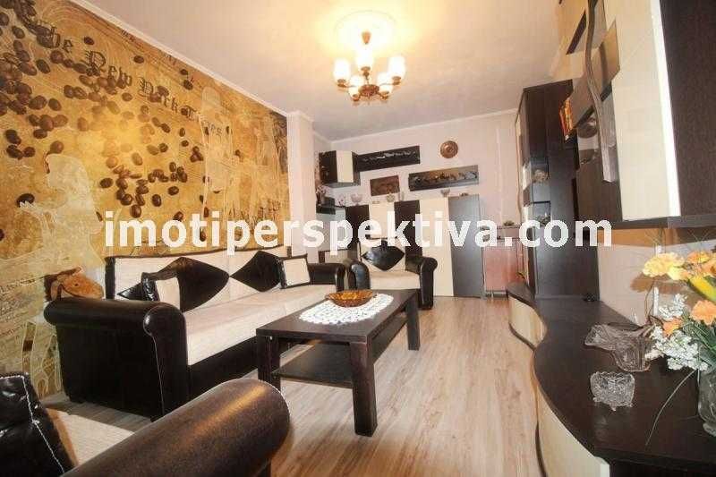 Продава се Тристаен апартамент в Пловдив, Център - 68 кв.м за 2011 €/кв.м - Снимка #1