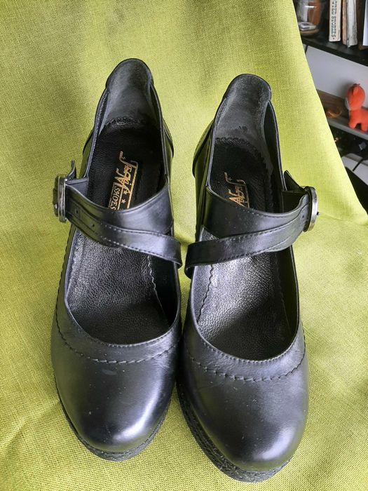 Обувки от естествена кожа