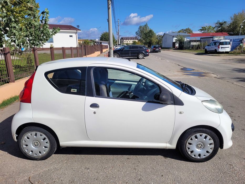 Peugeot 107 2008 2 usi