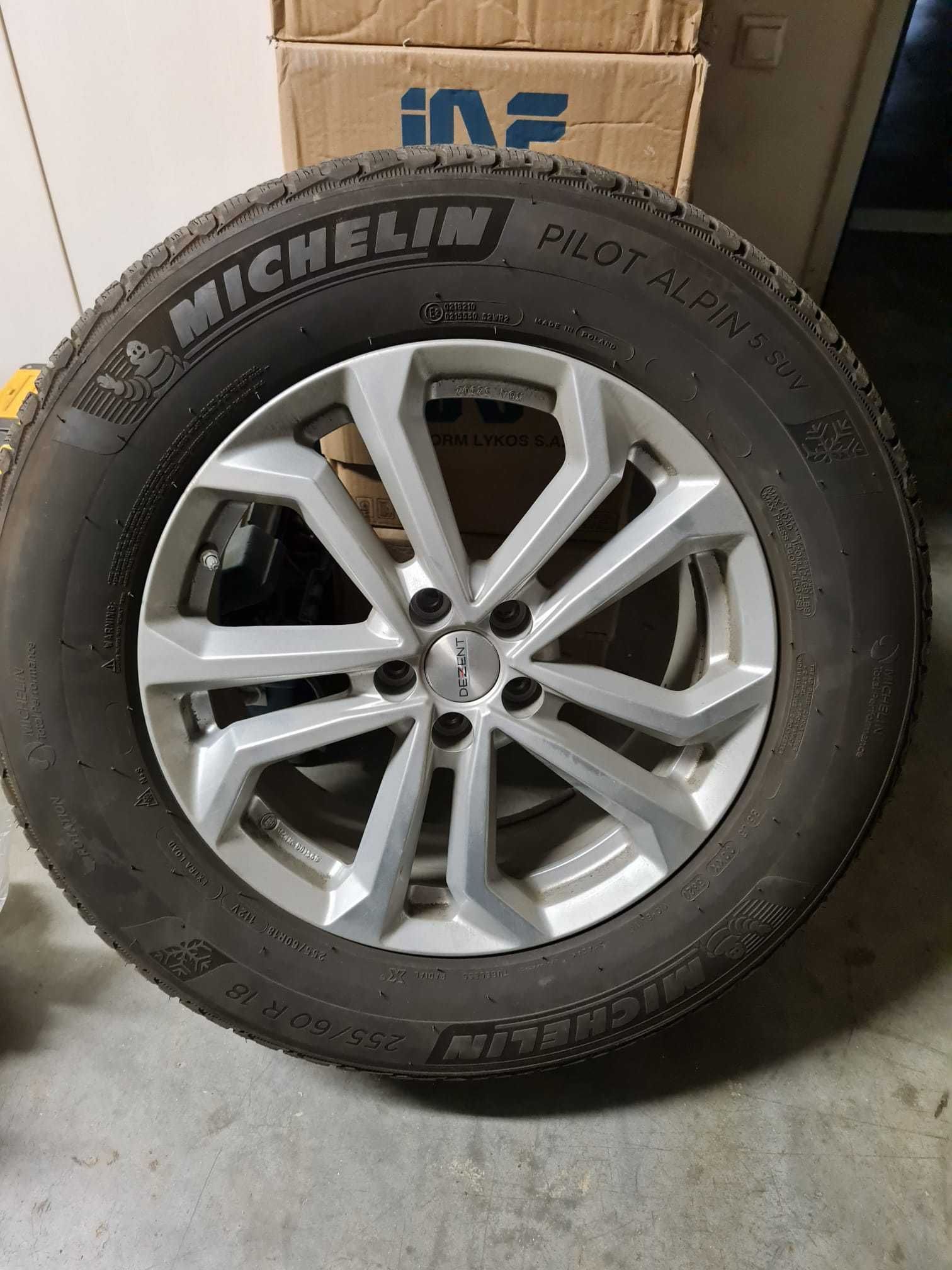 Jante aliaj DEZENT SILVER 18 cu anveloape Michelin alpin 5 255/60 R18