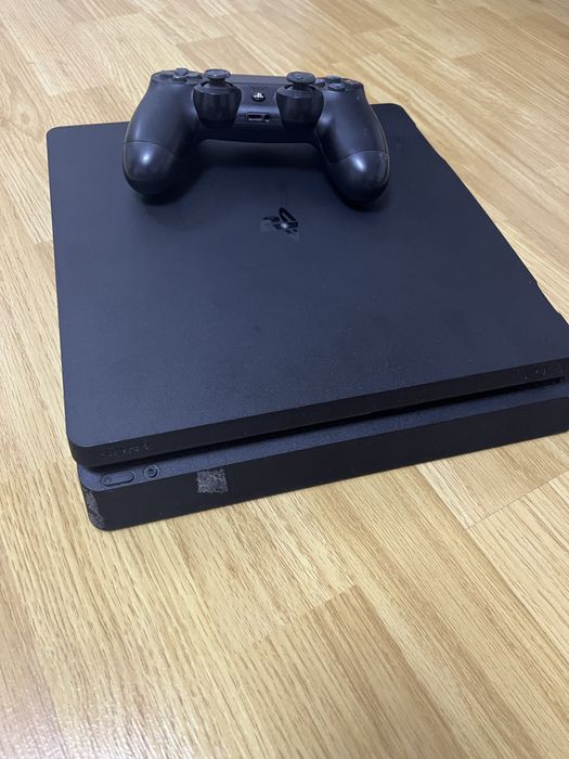 PS4 slim Play Station 4 slim