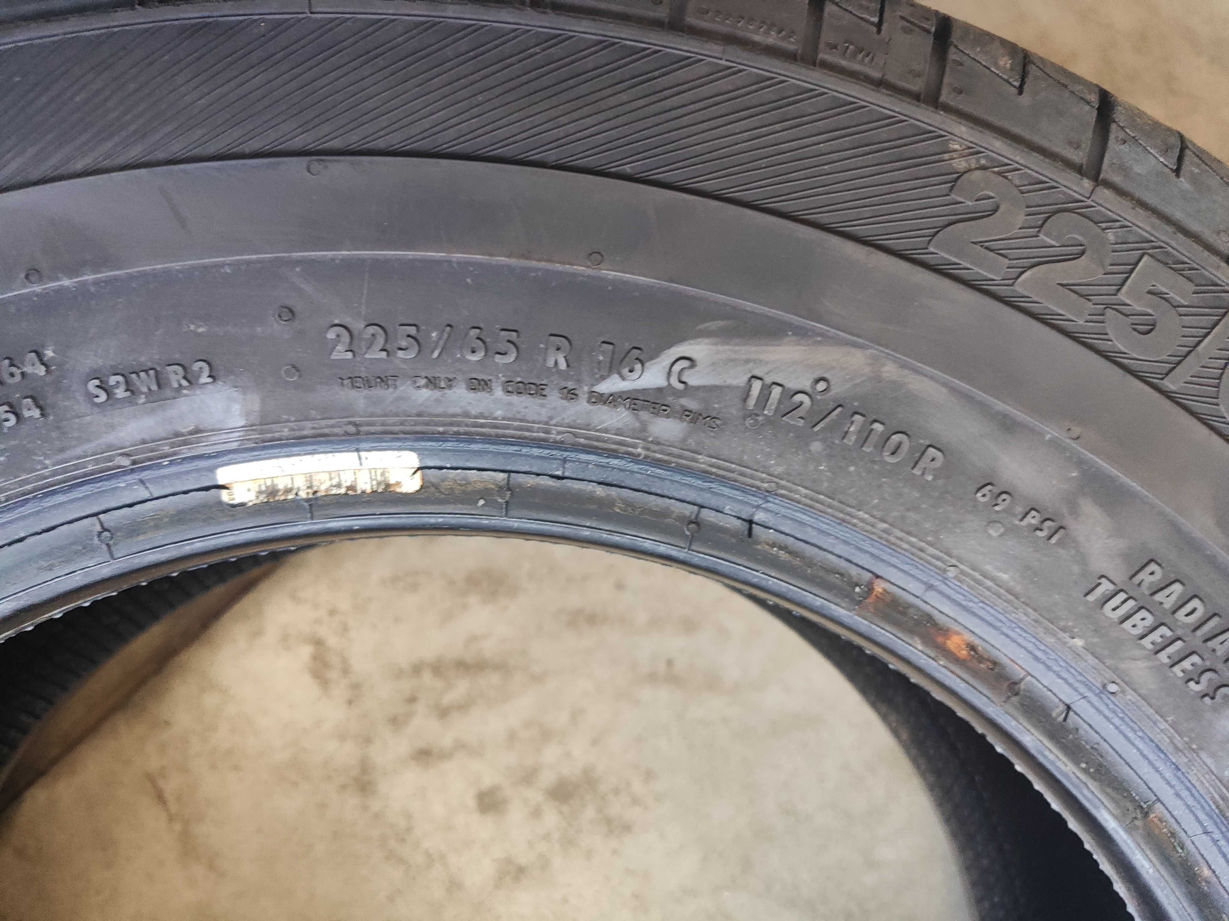 2бр.летни гуми 225/65/16C Barum