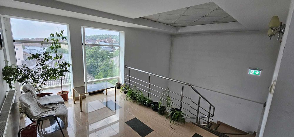 Spațiu premium de birouri – etaj complet disponibil acum