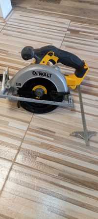 Акумулаторен циркуляр Dewalt