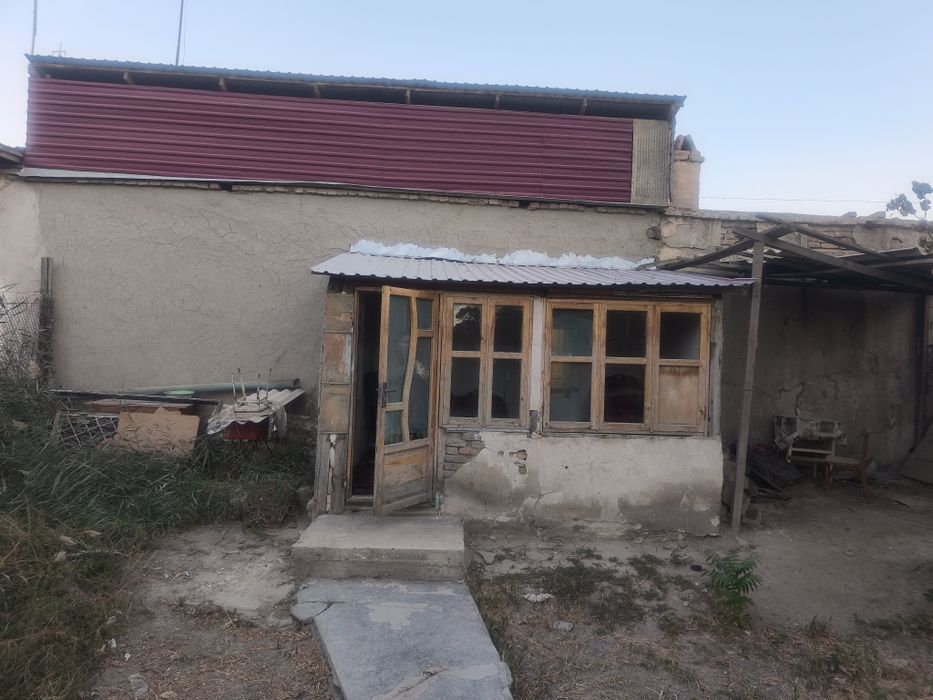 Продается дом на земле в нашем дворе